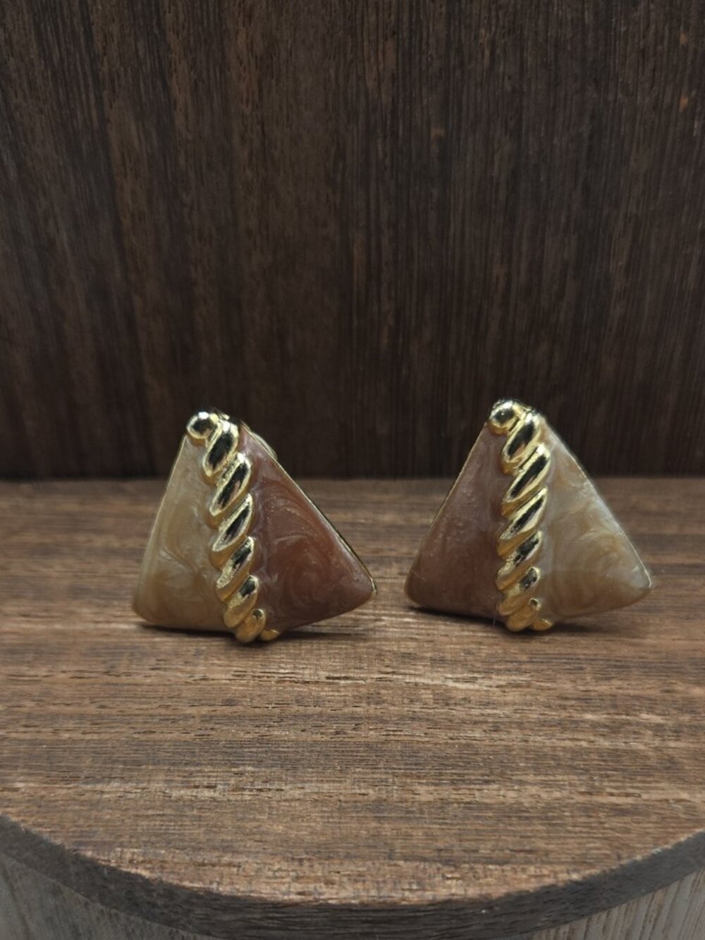 80's Beige Enamel Earrings Clip-On triangle Gold Tone Stud Fashion Costume VTG